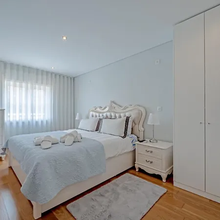 Apartamento Urbanizacao Casas Do Lago, Serra De Carnaxide