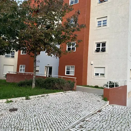 Apartamento Urbanizacao Casas Do Lago, Serra De Carnaxide *