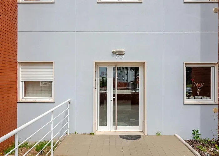 Urbanizacao Casas Do Lago, Serra De Carnaxide شقة أمادورا